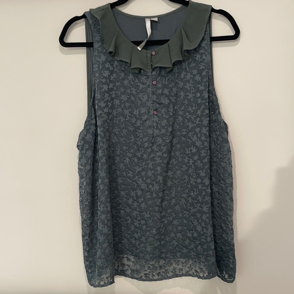 Lauren Conrad top